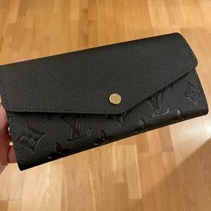✨FENCE FIND✨ Knockoff LV wallet